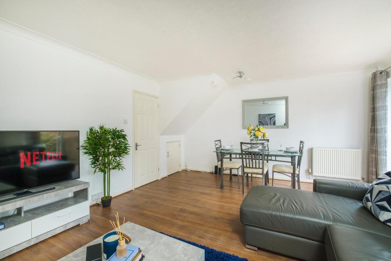 Beautiful 3 Bed House With Amazing Views In Dartford, Kent Apartman Kültér fotó
