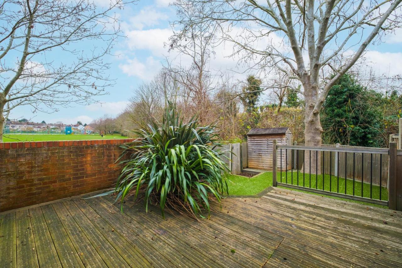 Beautiful 3 Bed House With Amazing Views In Dartford, Kent Apartman Kültér fotó