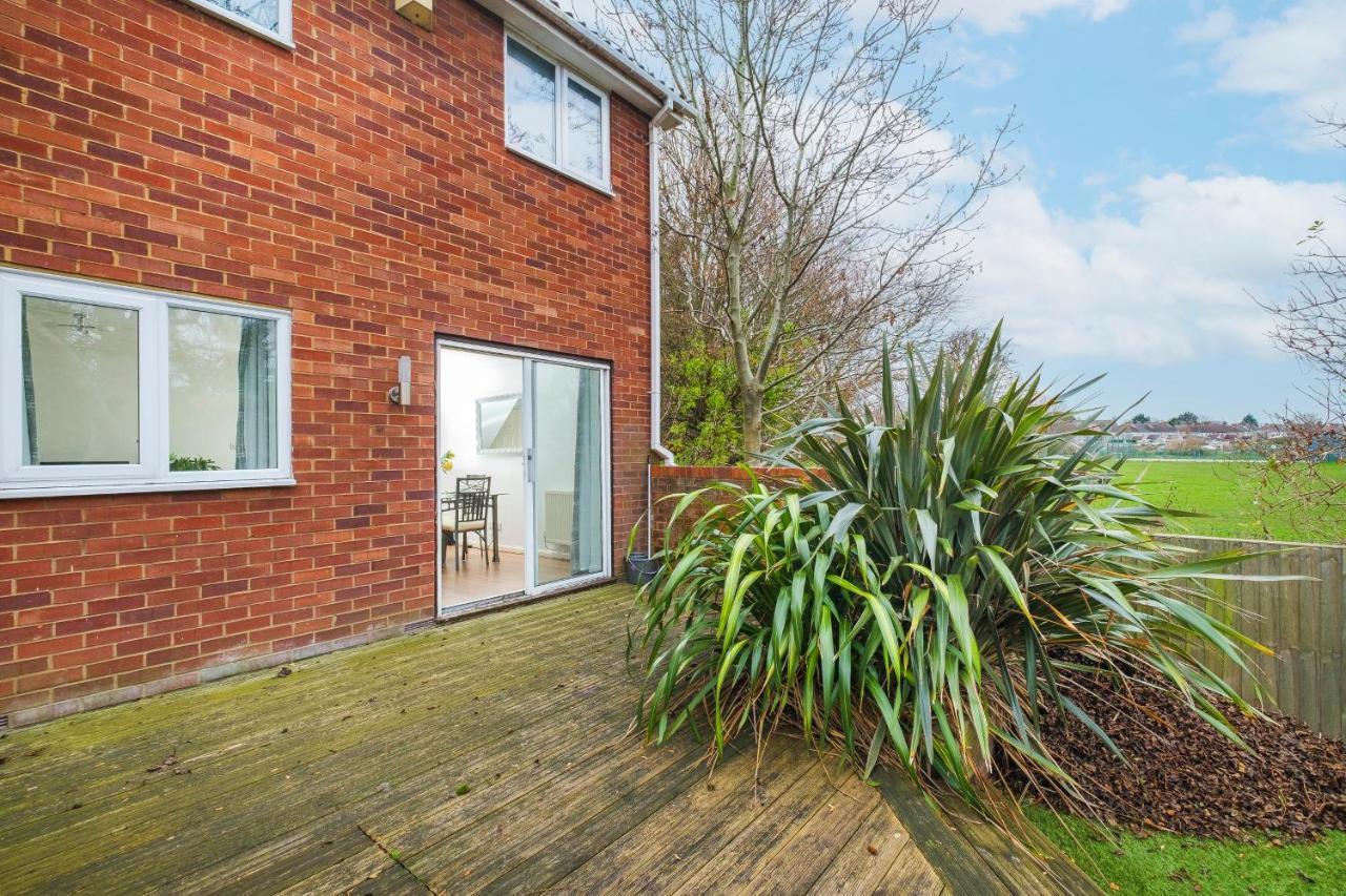 Beautiful 3 Bed House With Amazing Views In Dartford, Kent Apartman Kültér fotó